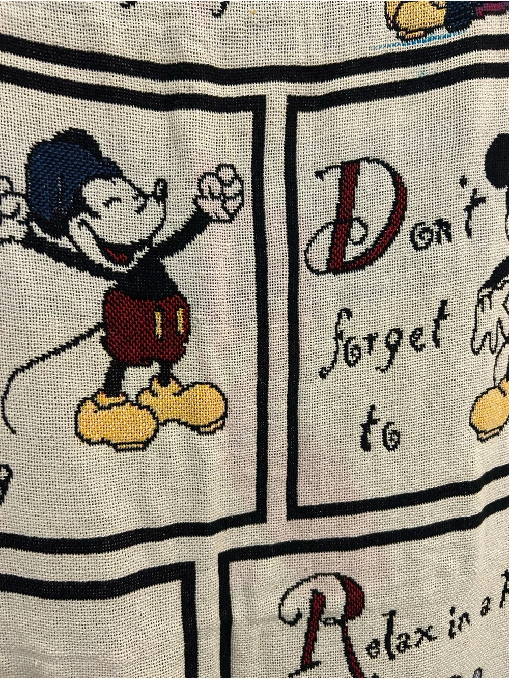 Disney Micky Mouse Rise and Shine Morning Routine Woven Blanket